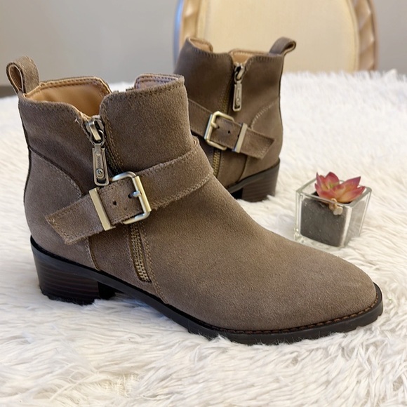 NEW BLONDO Susan Zip Bootie suede heel dark taupe women size 7.5 - Picture 4 of 7